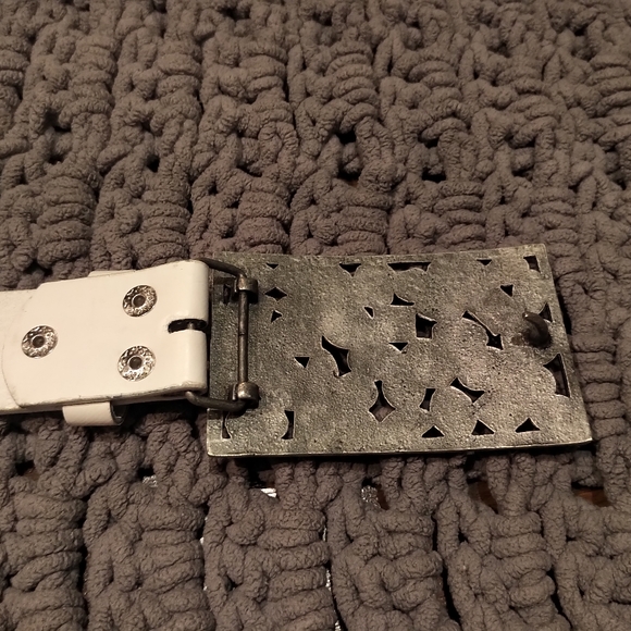 Steel belt buckle with colourful rhinestone and white leather belt! - Picture 4 of 6